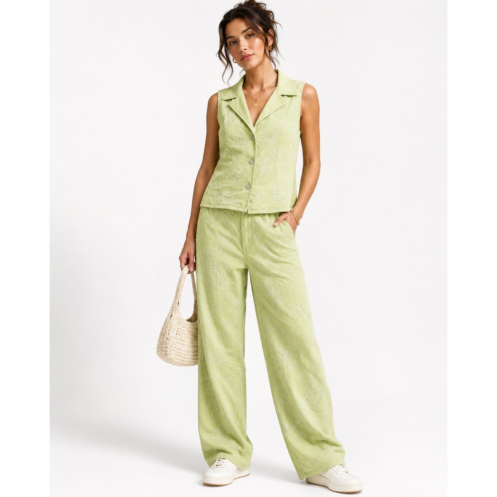 Christopher & Banks Vest Women Medium Green Embroidered Floral Cotton Sleeveless
